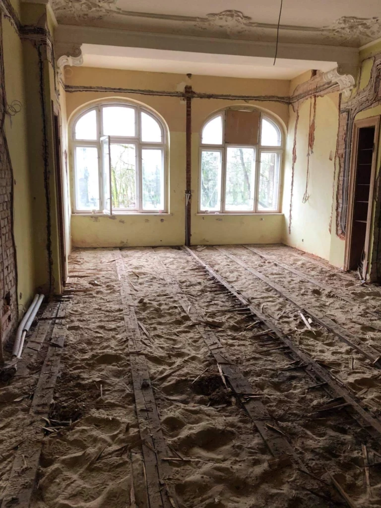 Sala kryształowa przed remontem
